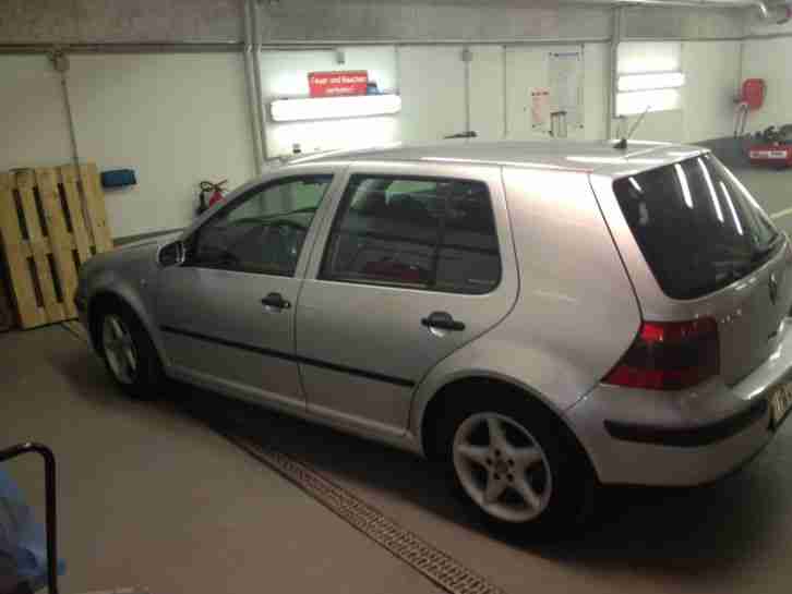 VW Golf 4 Edition 1,4 16V 55 KW Bj 2001 silber 5 t. 142 000 KM Scheckh. gepfl.