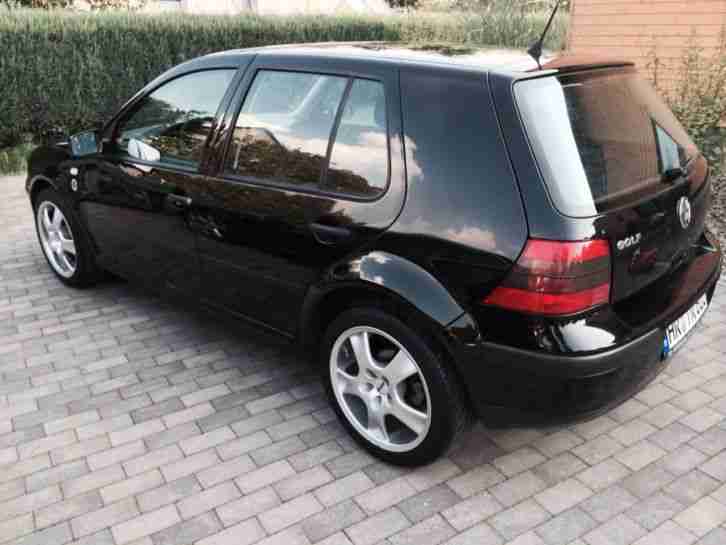 VW Golf IV 1.4 Benziner 5-Türig Schwarz mit Alufelgen / 8-fach bereift
