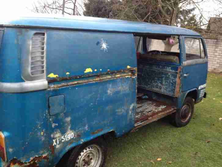 VW T2b ehemaliger Postbulli