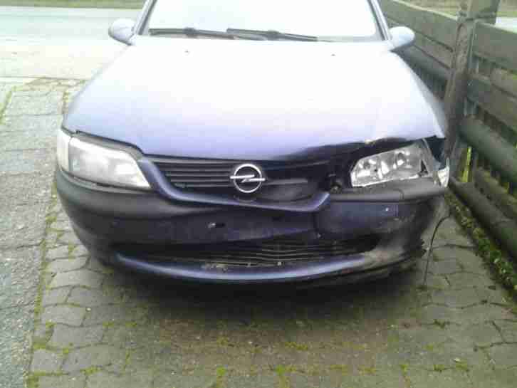 Vectra-B 1,6 16V Bj 97 Tüv 06.2016 Au 06.2016 Kilo 238000 Wildschaden vorne