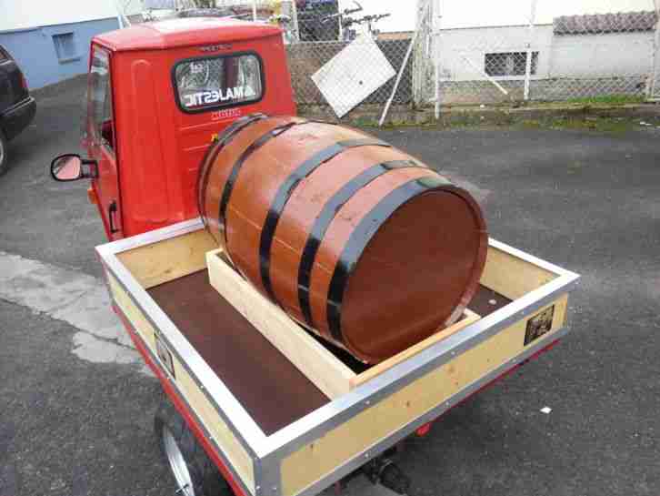 Vespa Piaggio Ape 50 Werbeträger Dreirad Trike Weinfass Imbiss Werbung Dirtbike