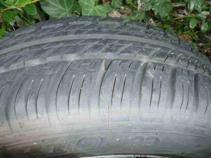 Vier Felgen mit