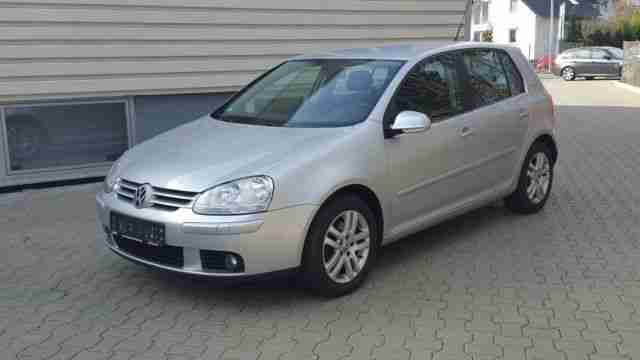 Volkswagen Golf V 1.9 TDI Lim. Tour