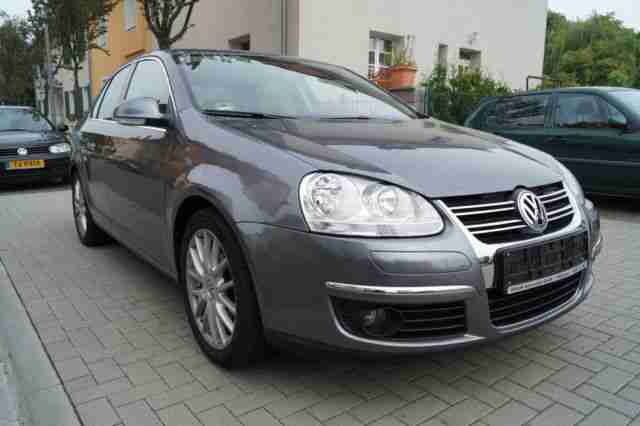 Volkswagen Jetta 1.6 FSI Comfortline-Navi-PDC-Euro4-1.H