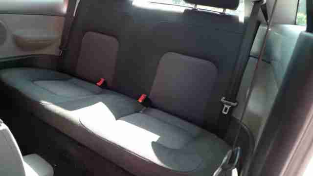 Volkswagen New Beetle 1.6 Highline TÜV/AU Neu 37 tkm!