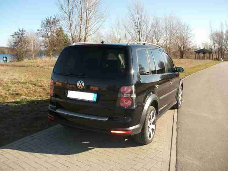 Volkswagen Touran Cross 2.0 TDI DSG NAV