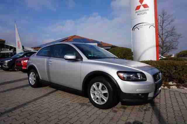 Volvo C 30 2.0 Kinetic KLIMAAUTO/NAVI/PDC