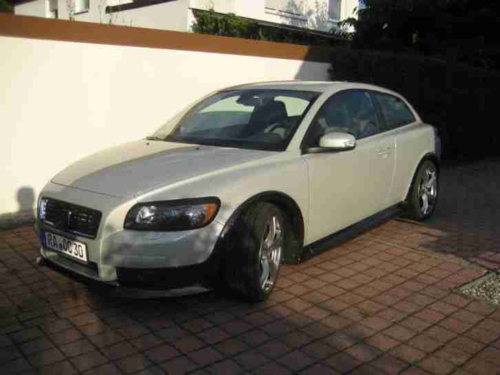Volvo C30 2.4i Momentum, cosmicweiss, Bodykit Braun