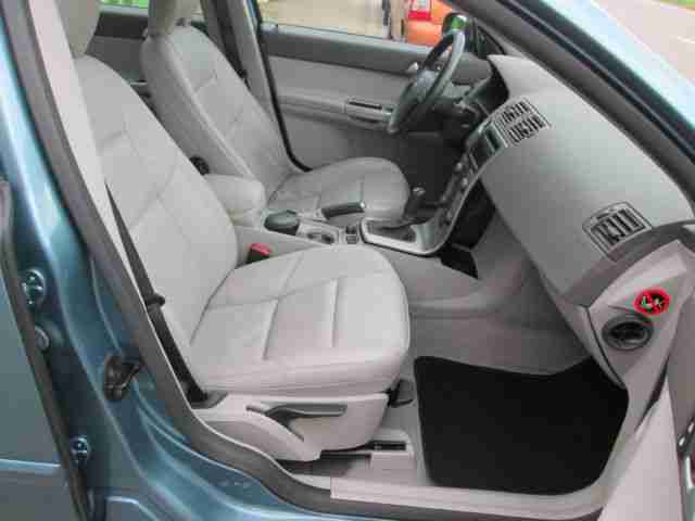 Volvo S 40 Lim. 2.0i Kinetic 1HAND KLIMA LEDER TÜV NEU