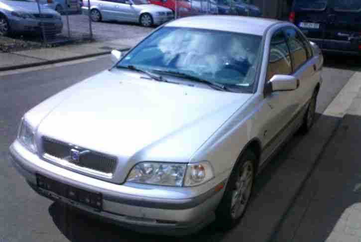 Volvo S 40