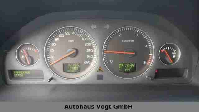 Volvo S 60 Lim. 2.4 D Kinetic / Xenon/Autom./1.Hd.