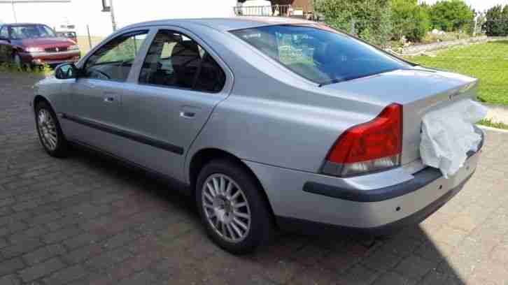 Volvo S60 2.4 Comfort Leder Klima Automatik Telefon Tempomat 170 PS 2. Hand