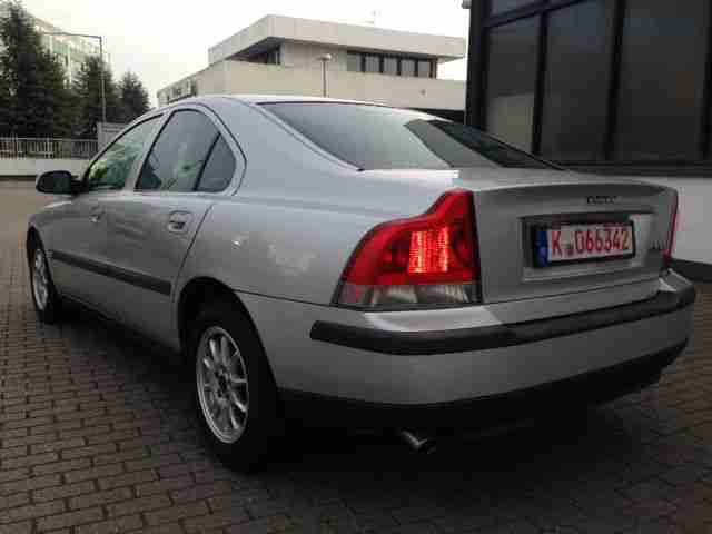 Volvo S60 2.4*Service-History*Leder*Klima*Tempo*SHZ*AL