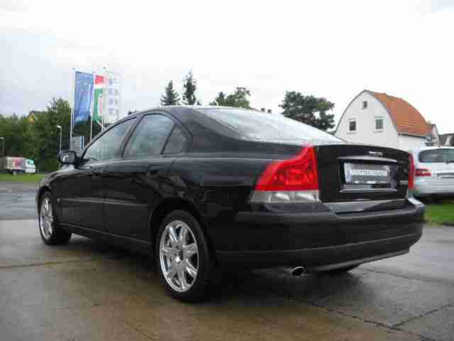 Volvo S60 2.4T Premium Scheckheft- Unfallfrei- VOLL!!