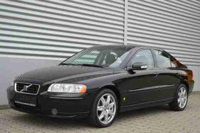 Volvo S60 2.5T Aut./Xenon/Standheizung/Scheckheftg.