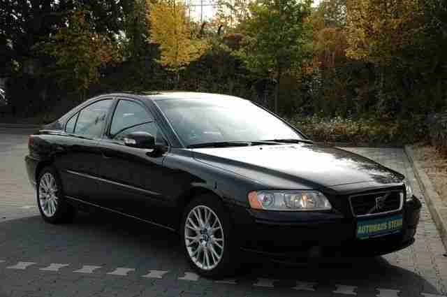 Volvo S60 D5 Aut. Momentum LEDER+NAVI+XENON+1A ZUST.!