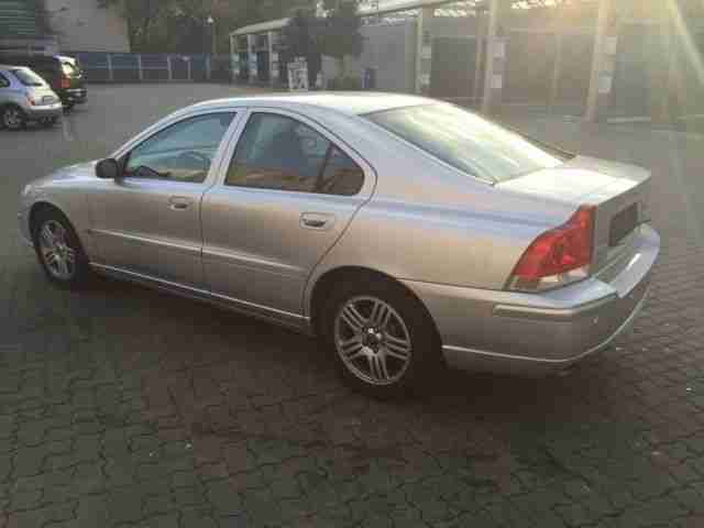 Volvo S60 D5 Aut. Momentum/Navi/Teilleder/Top-Zustand