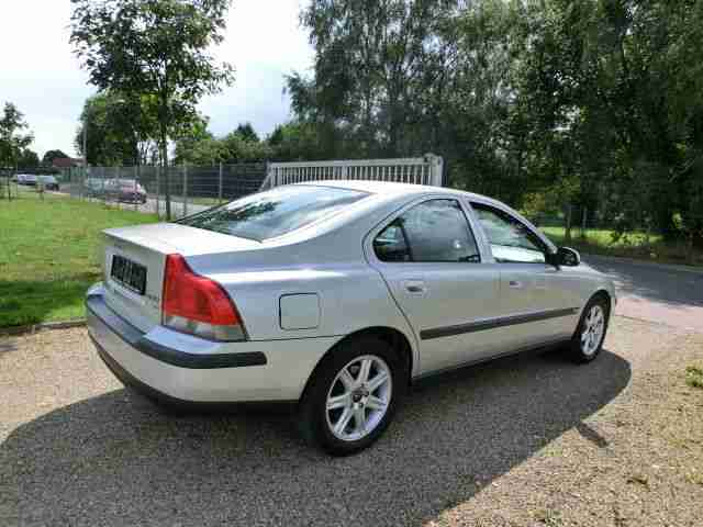 Volvo S60 D5 KLIMA / LEDER - Gepflegtes Fahrzeug -