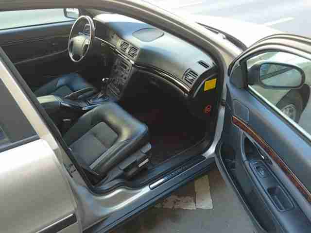 Volvo S80 2.4, Top gepflegt , Garagenobjekt