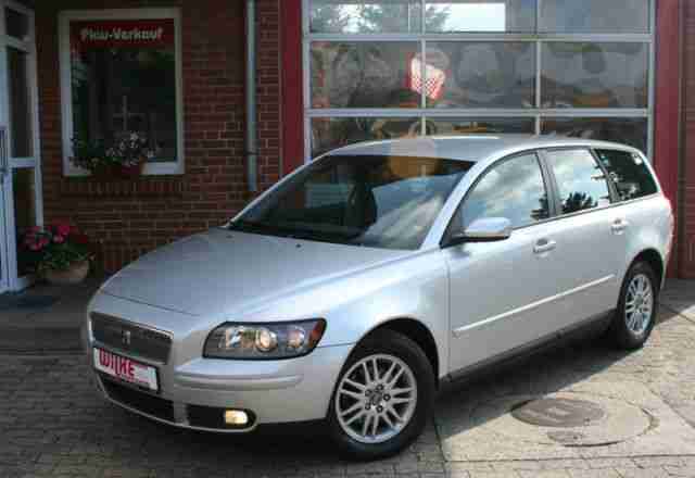 V 50 Kombi 1.6 D Momentum AHK abnehmb. Sitzheizg