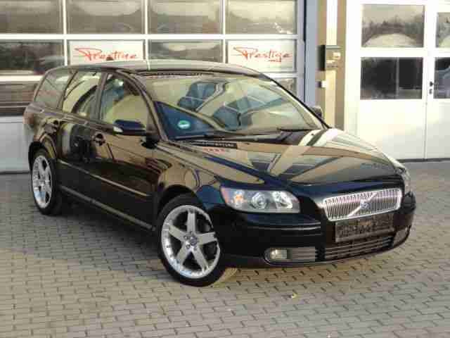 Volvo V 50 Kombi 2.0 D Kinetic. GARANTIE ! 18 ZOLL