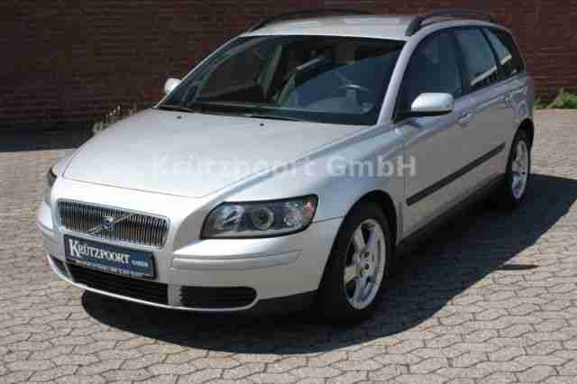 Volvo V 50 Kombi 2.0 D Kinetic Kliamaatomatik AHK..