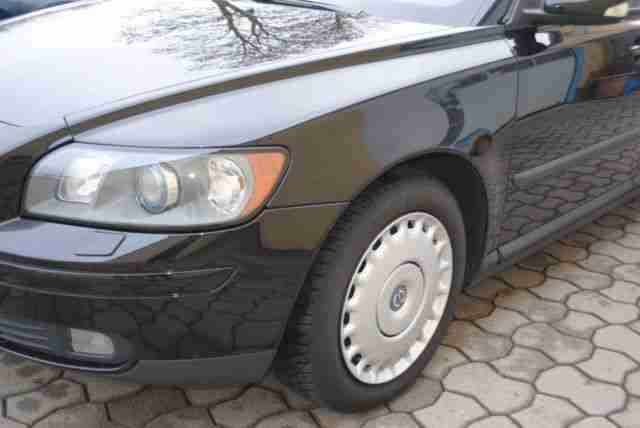 Volvo V 50 Kombi 2.0 D Kinetic *Xenon* !TOP1