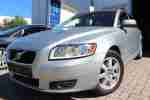 V 50 Kombi 2.0 D Momentum, AHK, Serviceheft