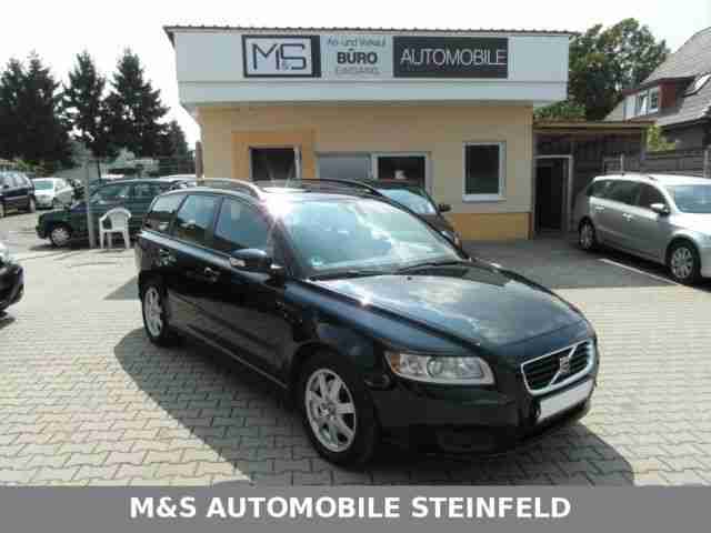 V 50 Kombi 2.0 D Momentum, AHK, TÜV: 07.2015