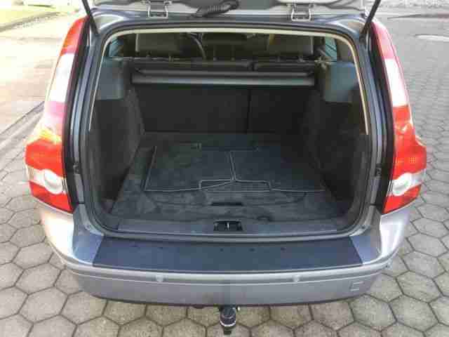 Volvo V 50 Kombi 2.0 D Momentum Scheckheftgepflegt