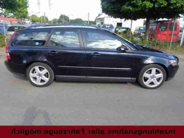 Volvo V 50 Kombi 2.0 D Momentum/ Sehr gepflegt