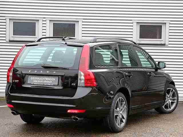 Volvo V 50 Kombi D5 Momentum Automatik