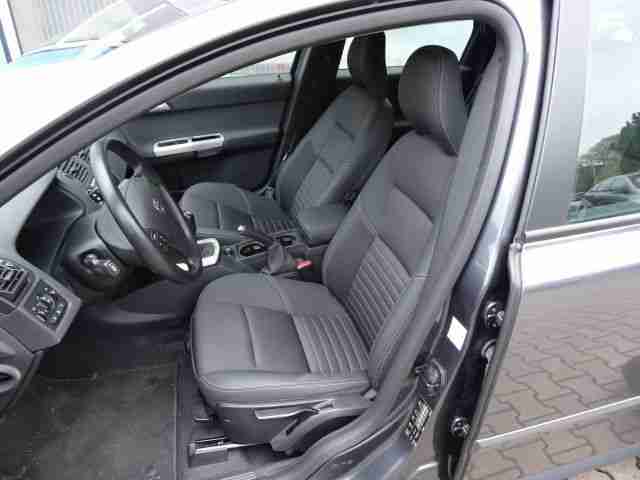 Volvo V 50 V2.0D DPF Momentum voll Scheckheft geflegt,