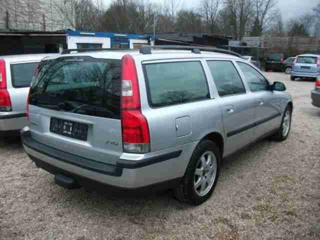 Volvo V 70 2.4 Anhängerkupplung S.-Heft *wenig km*