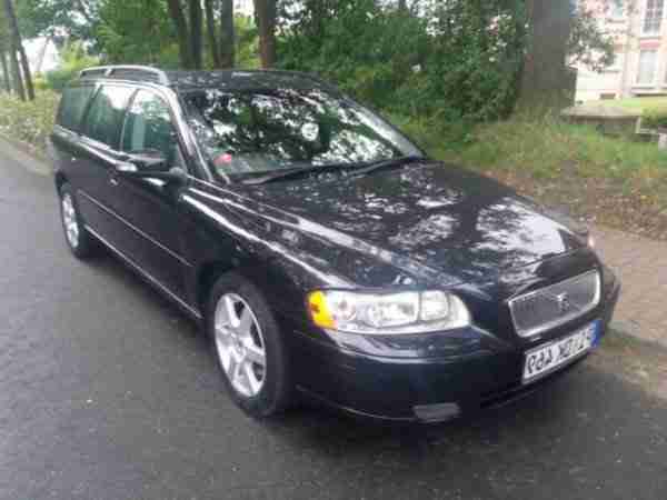 Volvo V 70 D5 Momentum, Scheckheft