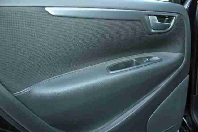 Volvo V 70 Kombi 2.4 D Edition Sport-AUTOMATIK-TÜV NEU