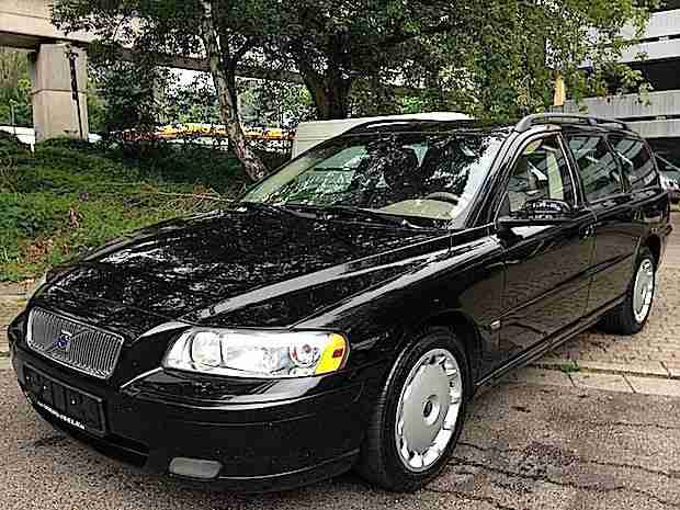 Volvo V 70 Kombi 2.4 D Momentum Scheckheft Euro4 Navi