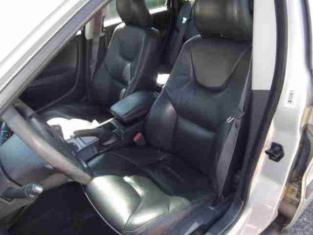 Volvo V 70 Kombi 2.4 Leder;Klima;AHK;Euro4