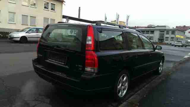 Volvo V 70 Kombi 2.4D -Klima,AHK,Alu,SHZ,HU/AU 08/2016
