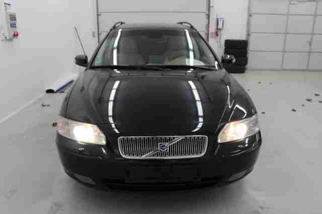 Volvo V 70 Kombi D5 Edition Sport*Leder/Navi/SHZ/PDC