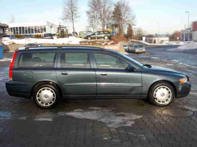 Volvo V 70 Kombi D5 Kinetic+XENON+AHK+ALU+TÜV 03-2018