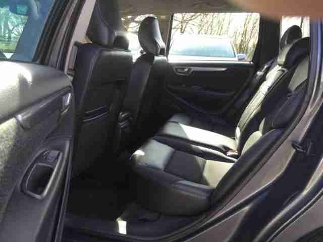 Volvo V 70 Kombi D5 T Leder Xenon SH.AHK.TOP Gepflegt