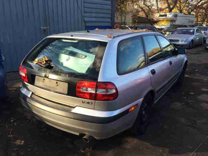Volvo V40 1,8 2001 Unfall Unfallfahrzeug