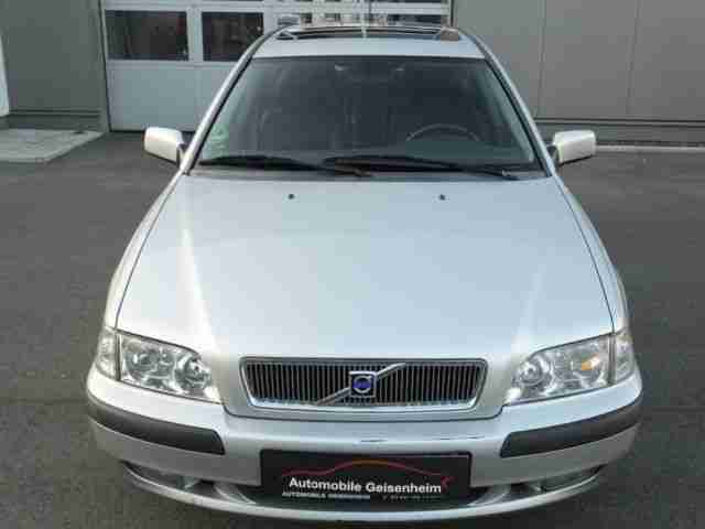 Volvo V40 1.8 Comfort LEDER~KLIMA~SHZ*NUR 64870KM*