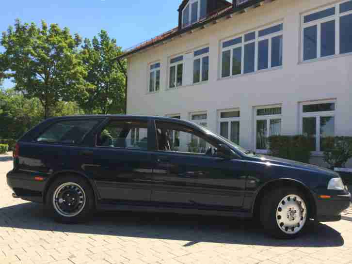 Volvo V40 2.0 16V Turbo --- 134Tkm --- Bj.1998 --- blau --- TÜV neu --- gepflegt