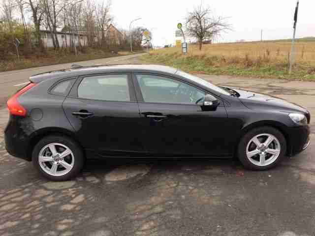 Volvo V40 D2