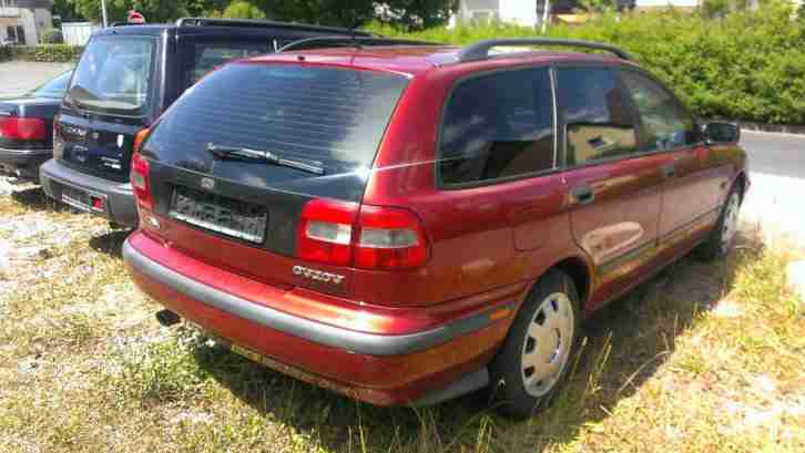 Volvo V40 - Kombi - mit TÜV (08/14) - EZ: 2000 / Klima, Tempomat