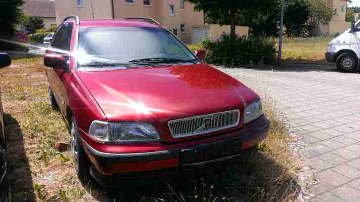 Volvo V40 - Kombi - mit TÜV (08/14) - EZ: 2000 / Klima, Tempomat