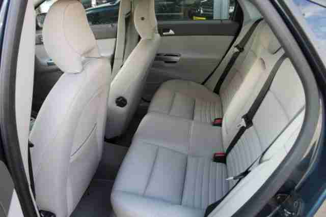 Volvo V40 Limousine