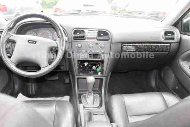 Volvo V40 T4 XENON LEDER SERVICE NEU